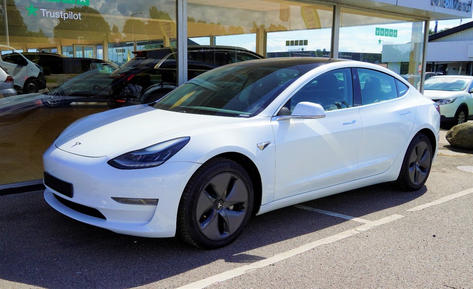 Tesla Model 3 Long Range AWD 4d