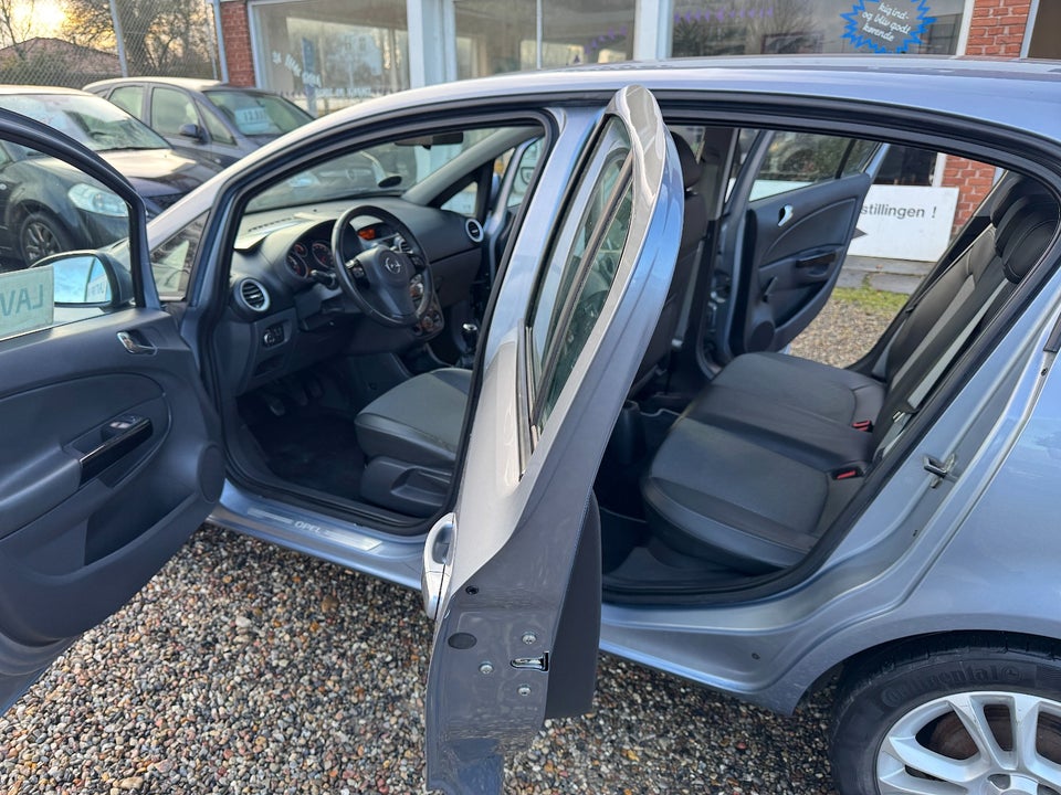 Opel Corsa 1,4 16V Cosmo 5d