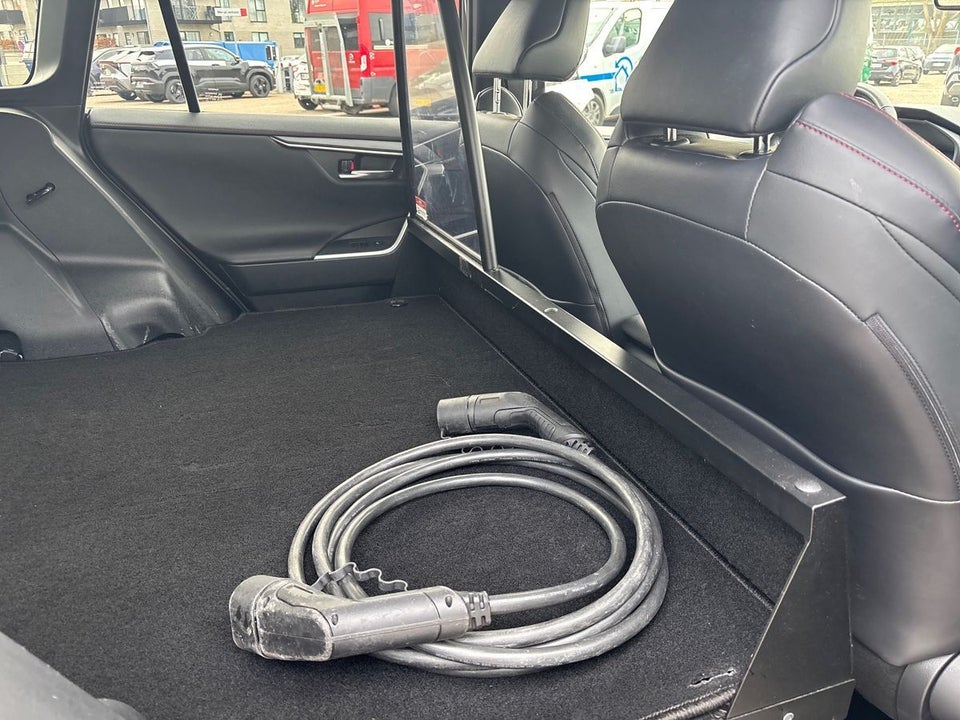 Toyota RAV4 2,5 Plug-in Hybrid H3 Premium AWD-i Van 5d