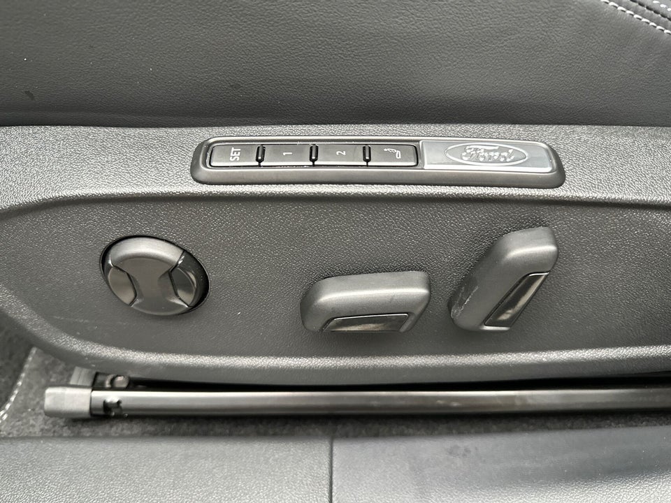 Ford Explorer 82 Premium Extended Range 5d