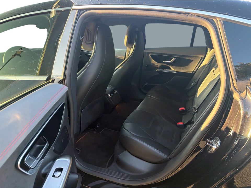 Mercedes EQE300 AMG Line 4d