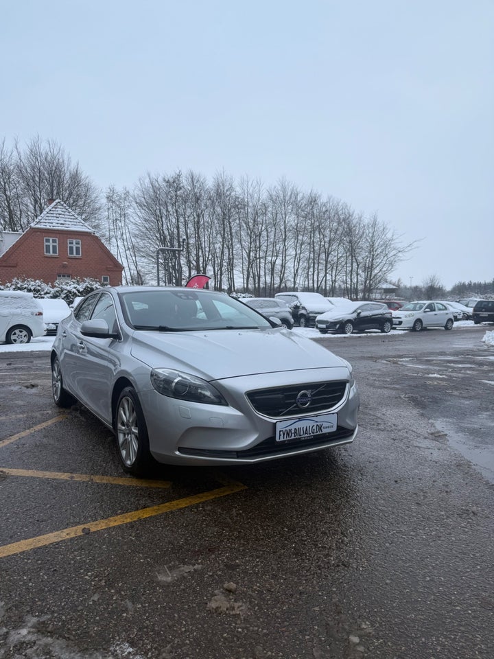 Volvo V40 2,0 D3 150 Inscription aut. 5d