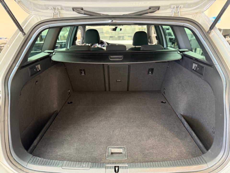 VW Golf VII 1,5 TSi 150 R-line Variant DSG 5d