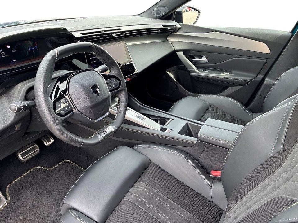 Peugeot e-408 58 GT 5d
