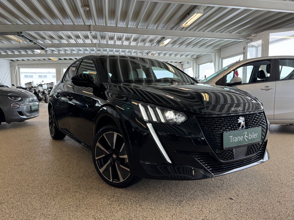 Peugeot e-208 50 GT 5d