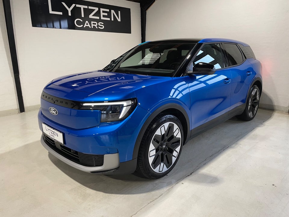 Ford Explorer 82 Premium Extended Range 5d