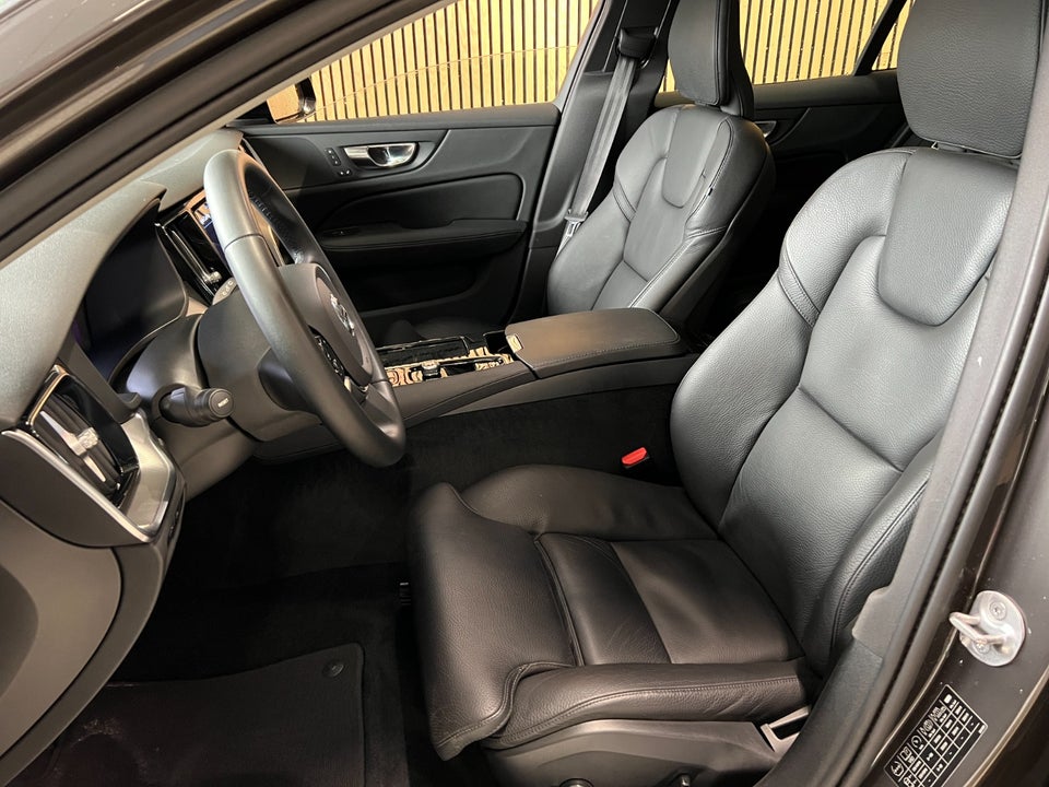 Volvo V60 2,0 T6 ReCharge Plus Dark aut. AWD 5d