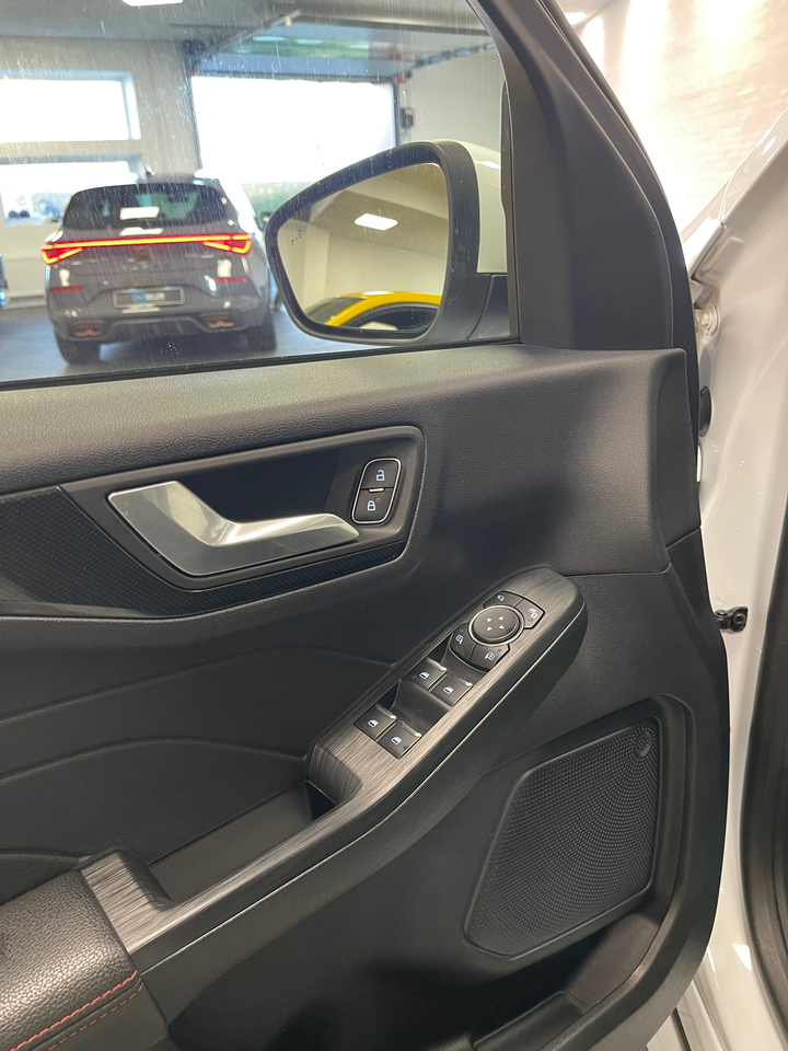 Ford Kuga 2,5 HEV ST-Line X CVT 5d