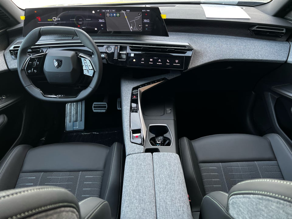 Peugeot e-5008 77 GT Pack 7prs 5d