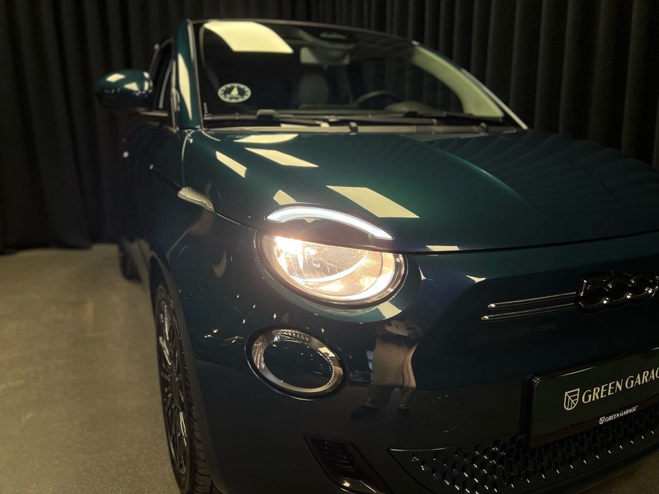 Fiat 500e 42 Icon Sky 3d