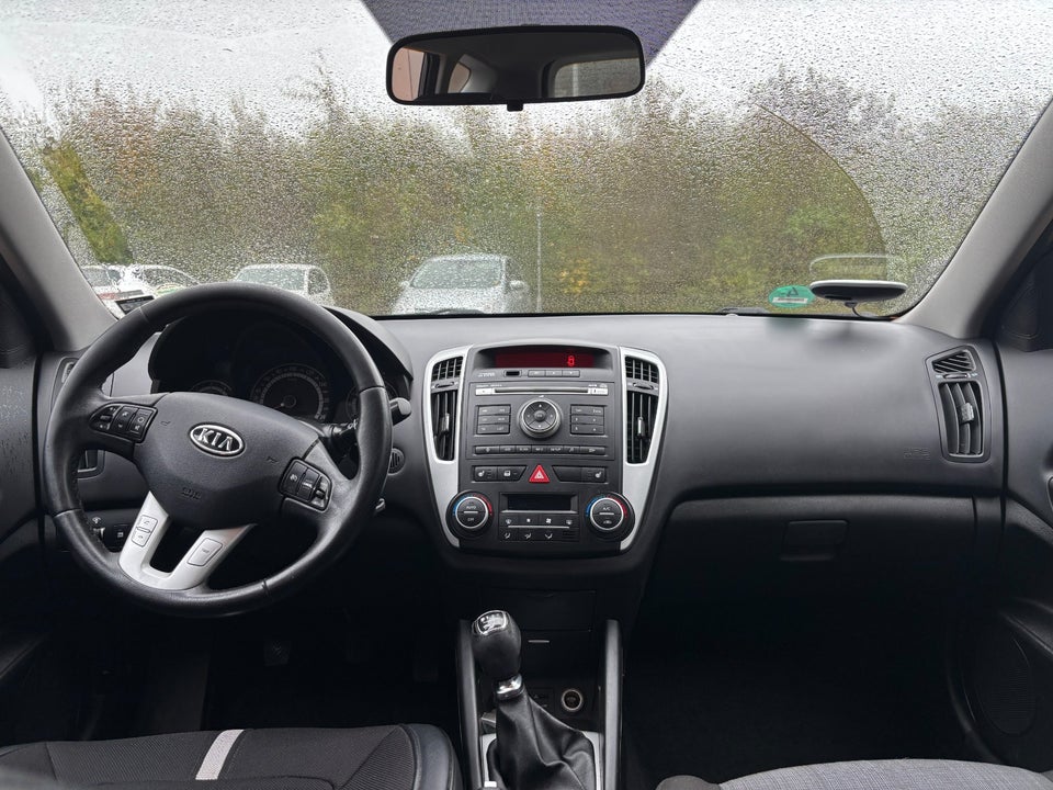 Kia Ceed 1,6 CRDi 128 Exclusive Fashion SW 5d