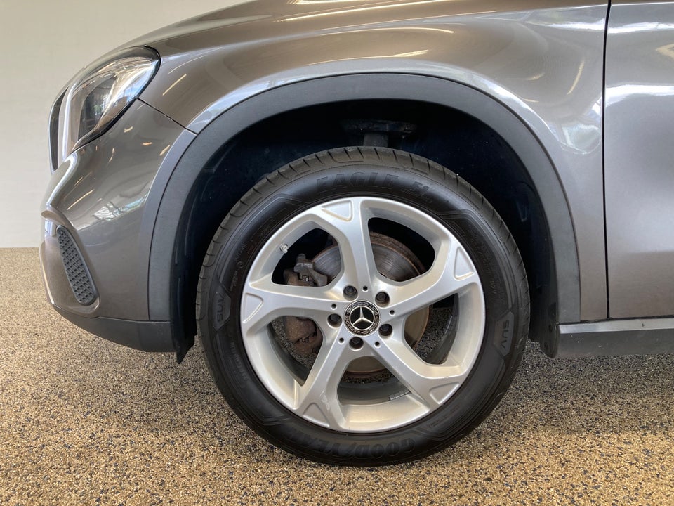 Mercedes GLA200 1,6  5d