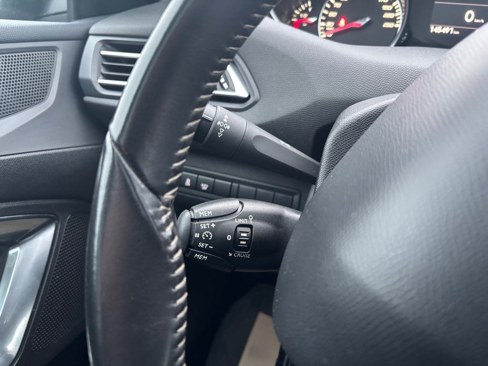 Peugeot 308 2,0 BlueHDi 150 Allure Sky SW EAT6 5d