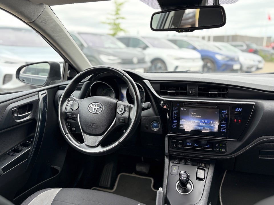 Toyota Auris 1,8 Hybrid H2 Comfort Touring Sports CVT 5d