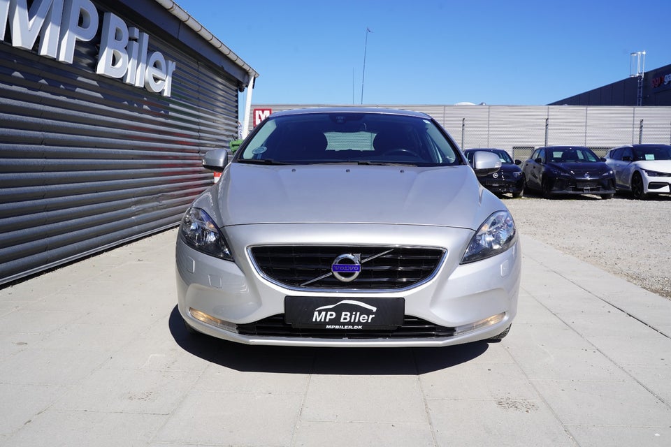 Volvo V40 1,6 D2 115 Kinetic Drive-E 5d