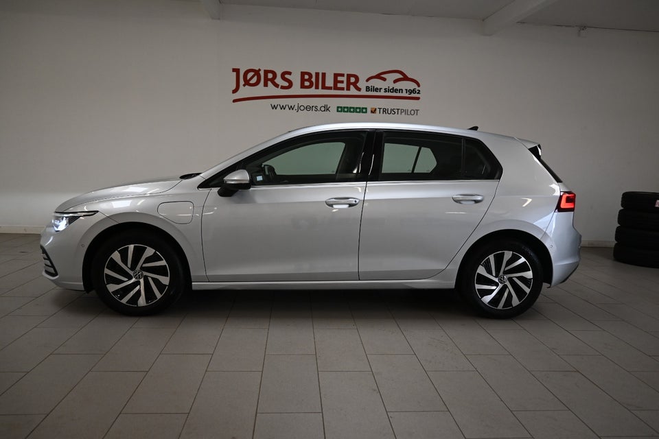 VW Golf VIII 1,4 eHybrid DSG 5d
