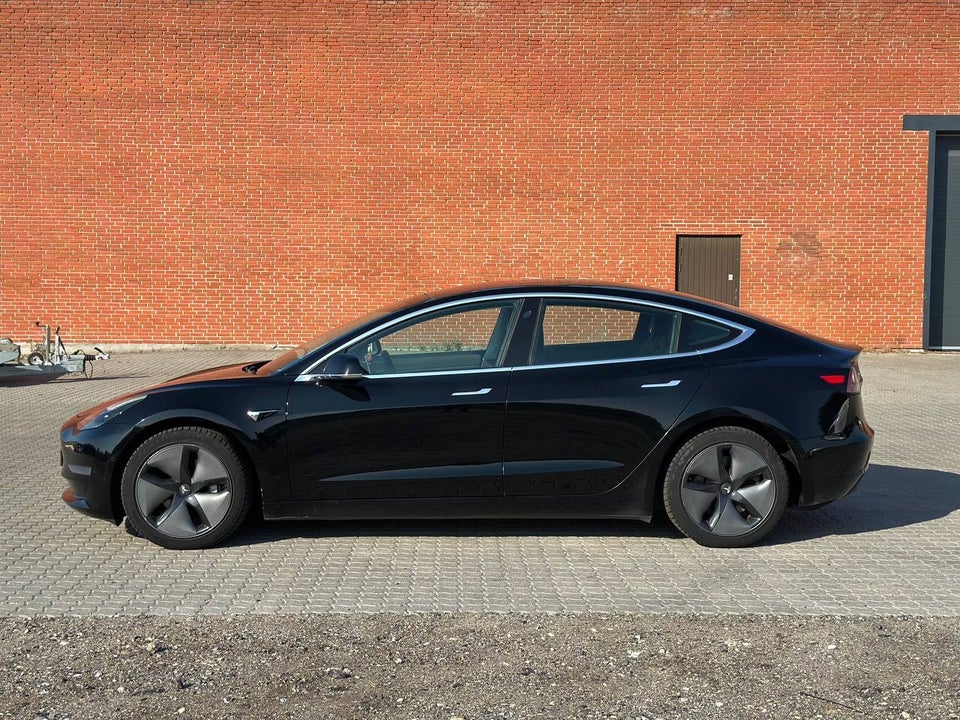 Tesla Model 3 Long Range AWD 4d