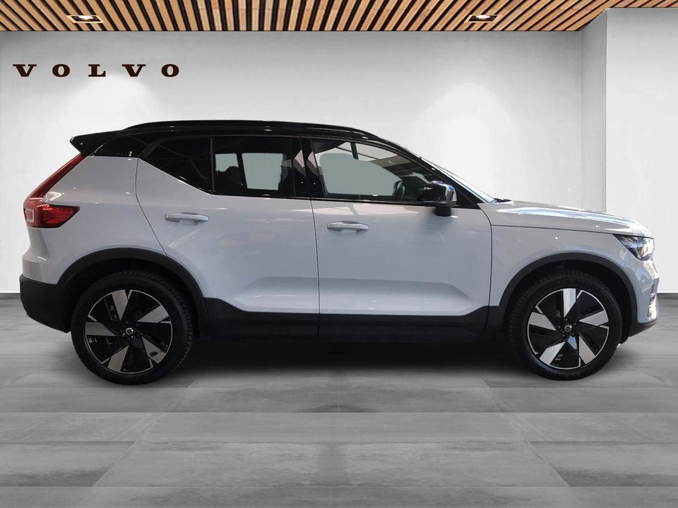 Volvo XC40 ReCharge Extended Range Plus 5d