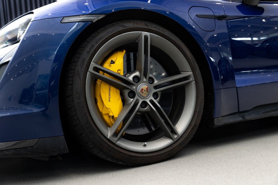Porsche Taycan Turbo S Performance+  4d