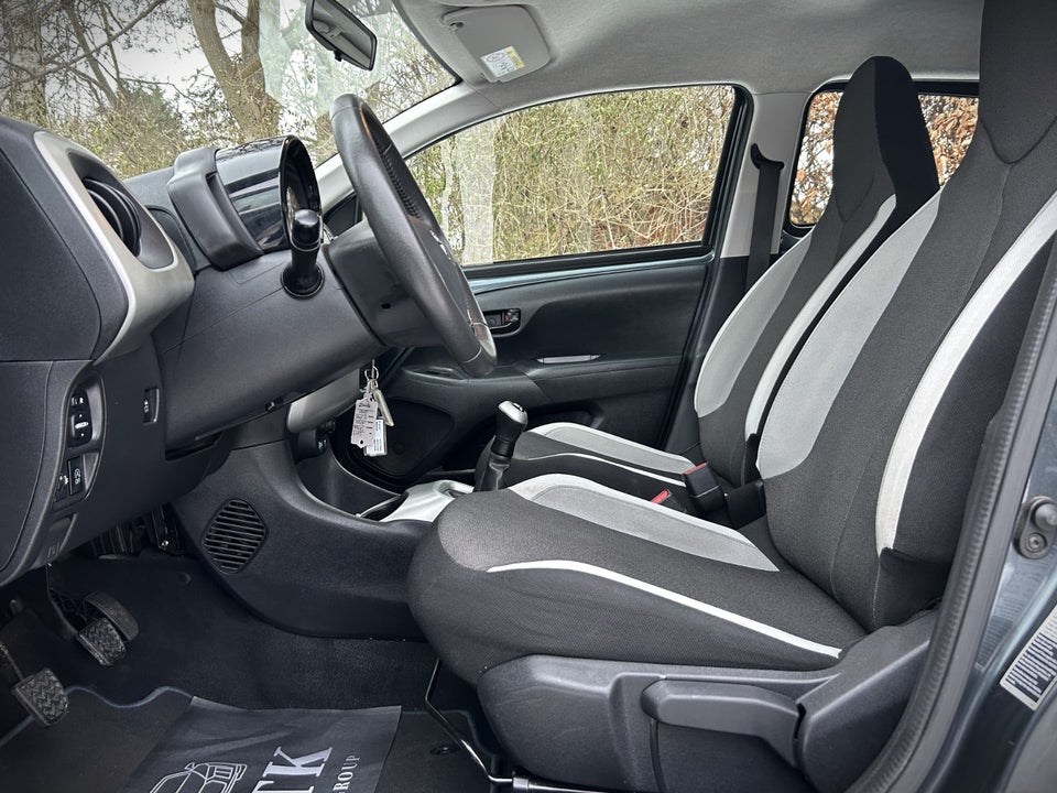 Toyota Aygo 1,0 VVT-i x-touch 5d