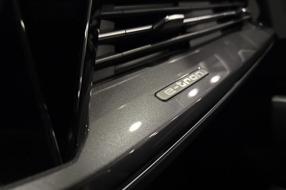 Audi Q4 e-tron 50 Attitude quattro 5d