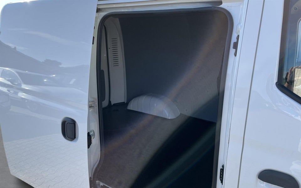 Maxus e-Deliver 3 50 Cargo Van SWB