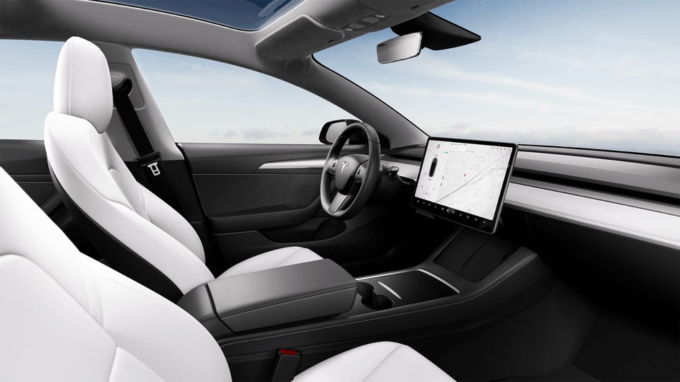 Tesla Model 3 Standard Range+ RWD 4d