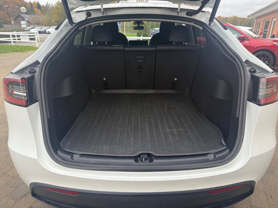 Tesla Model Y Long Range AWD 5d