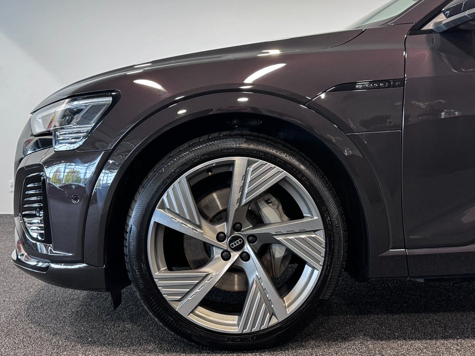 Audi Q8 e-tron 55 Advanced S-line quattro 5d