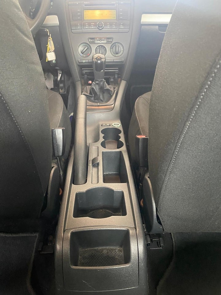 Skoda Octavia 1,6 FSi Ambiente 5d