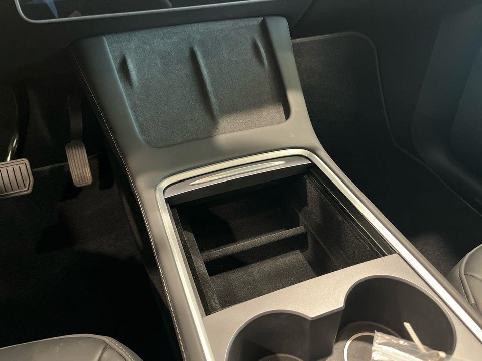 Tesla Model Y RWD 5d