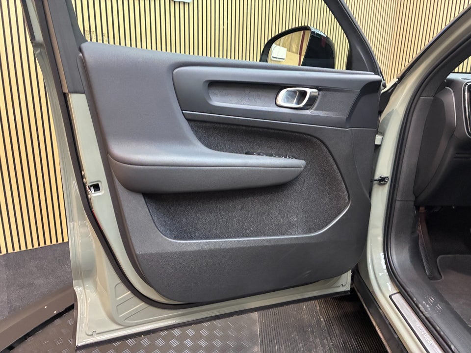 Volvo XC40 P6 ReCharge Plus 5d