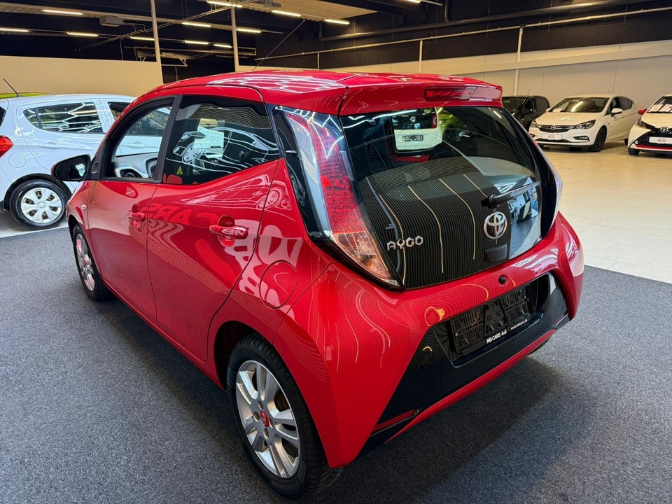 Toyota Aygo 1,0 VVT-i x-touch 5d