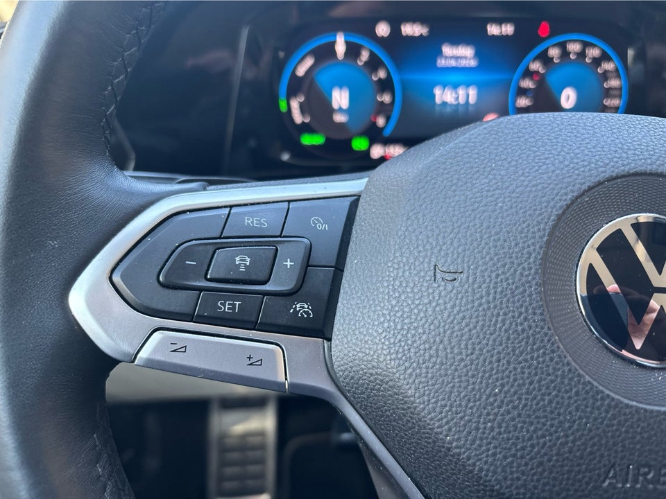 VW Golf VIII 1,4 eHybrid DSG 5d