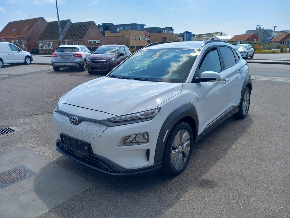 Hyundai Kona 64 EV Essential 5d