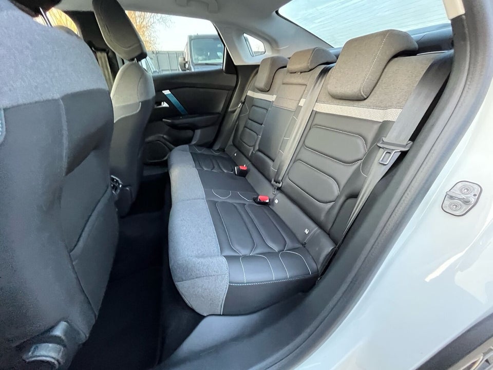 Citroën ë-C4 X 50 Shine 4d