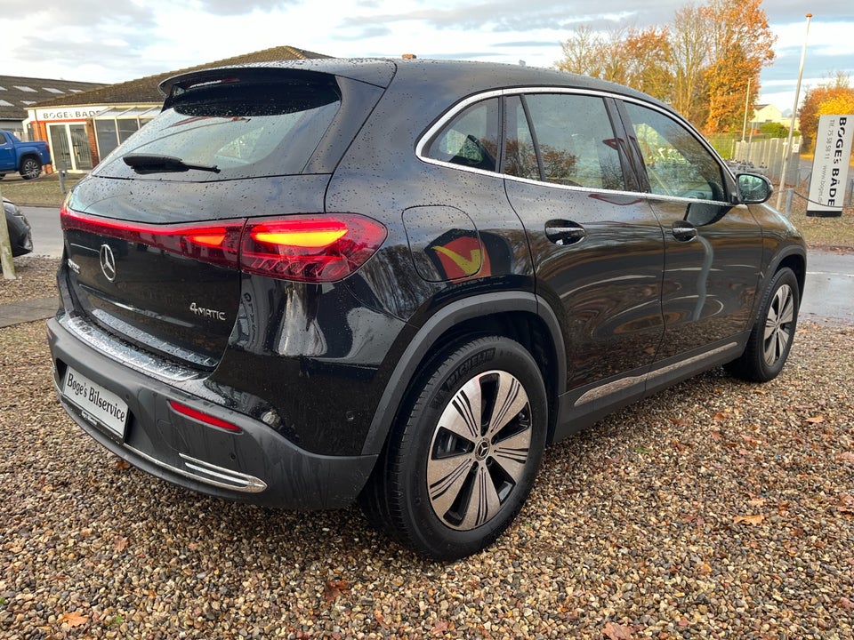 Mercedes EQA300 Progressive 4Matic 5d