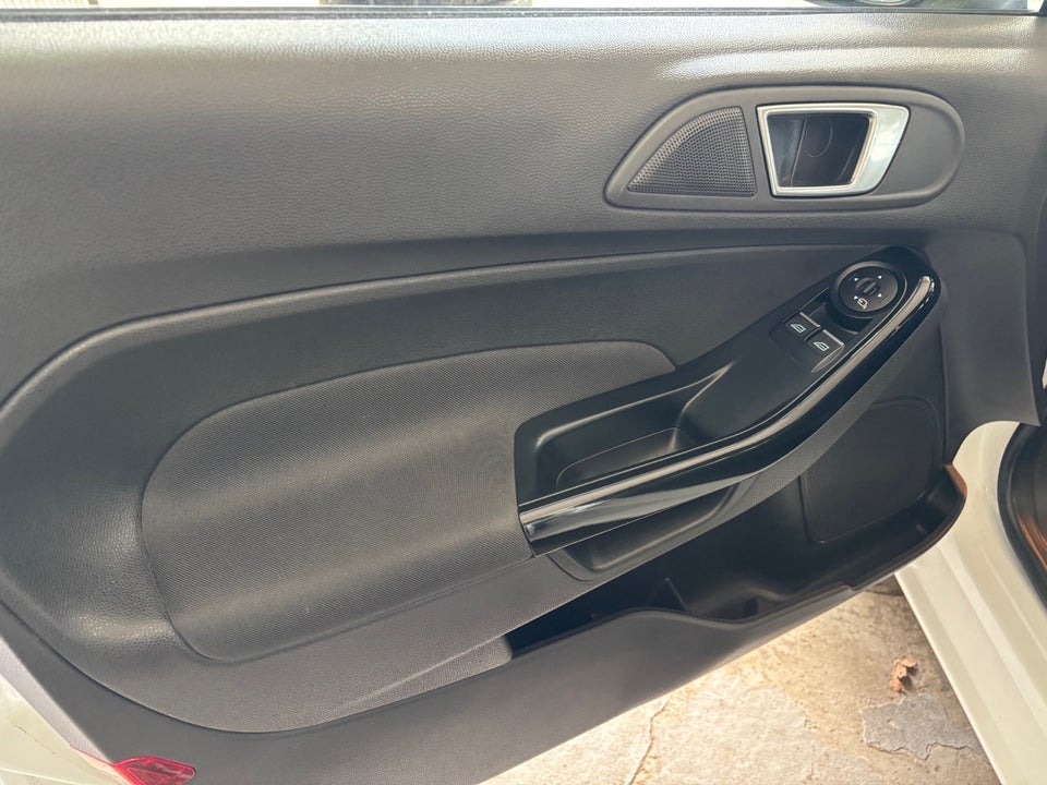 Ford Fiesta 1,0 SCTi 100 Titanium aut. 5d
