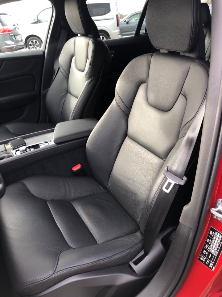 Volvo V60 2,0 T4 190 Momentum aut. 5d