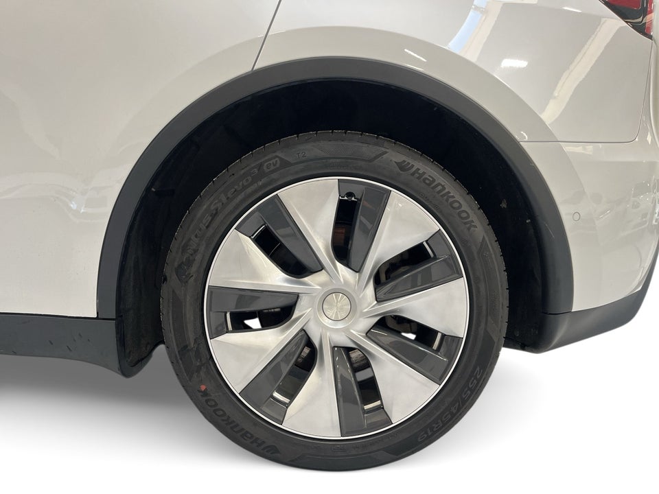 Tesla Model Y Long Range AWD 5d