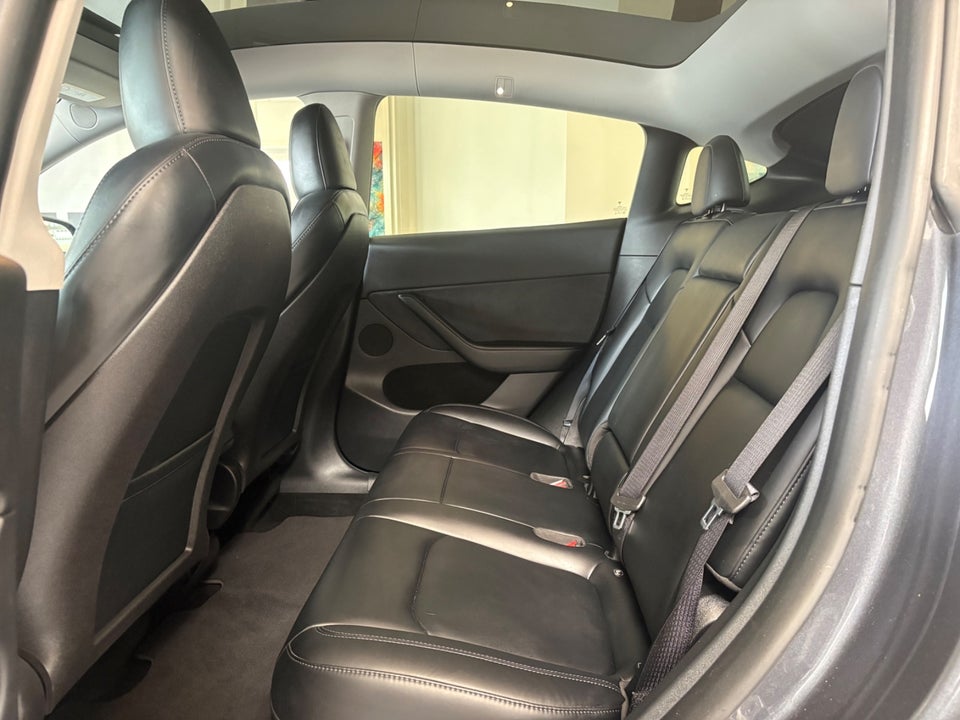 Tesla Model Y RWD 5d
