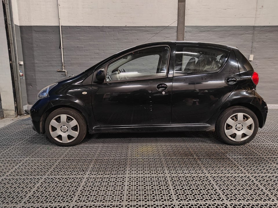 Toyota Aygo 1,0 Plus 5d