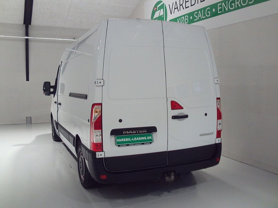 Renault Master IV T33 2,3 dCi 150 L2H2 Kassevogn