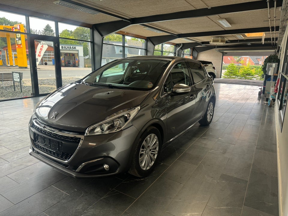 Peugeot 208 1,6 BlueHDi 100 Allure Sky 5d