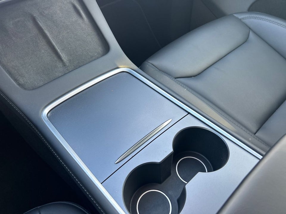 Tesla Model Y Long Range AWD 5d