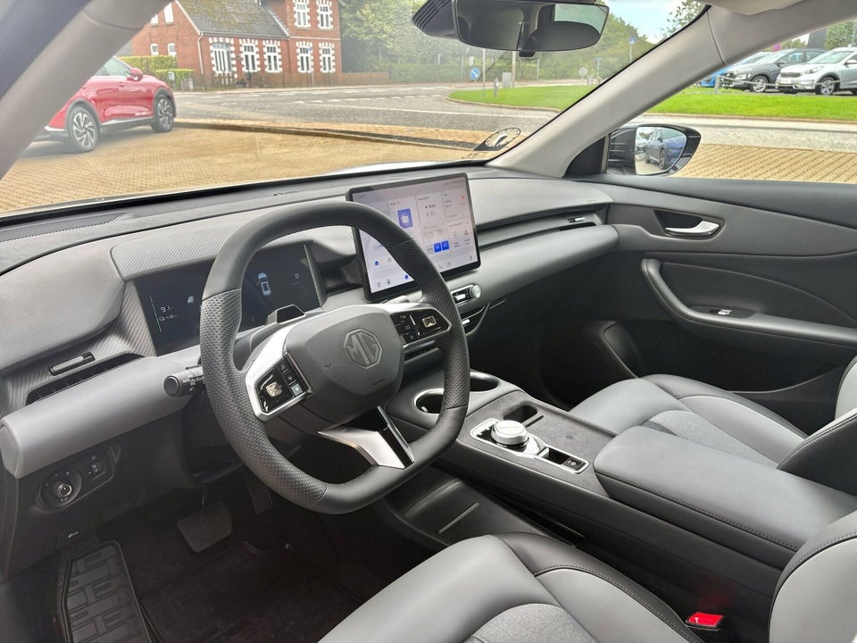 MG MGS5 64 Luxury 5d