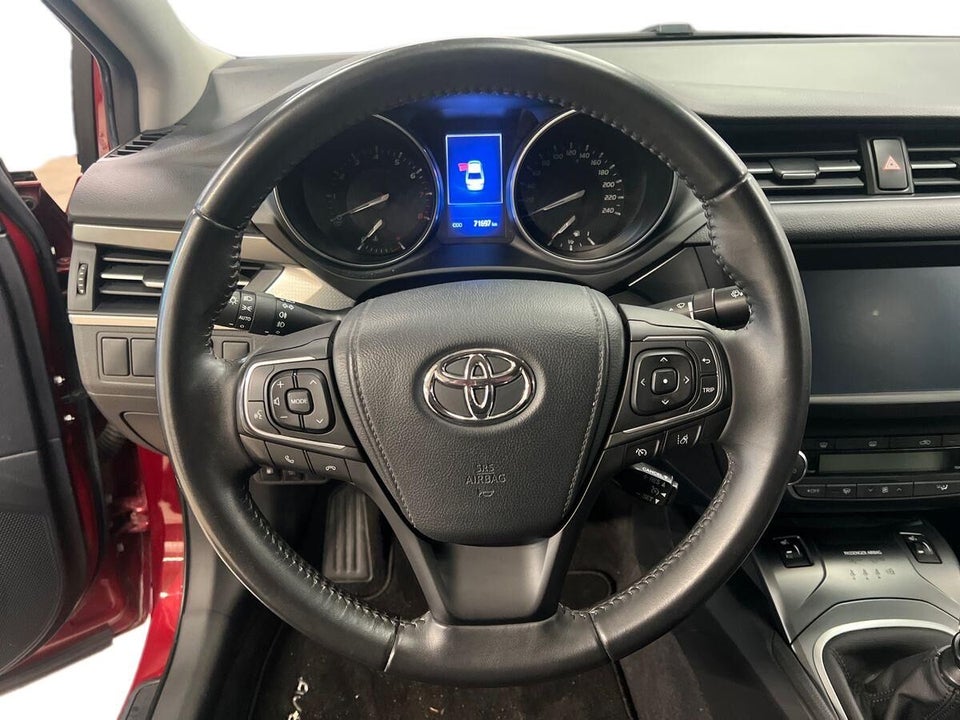 Toyota Avensis 1,8 VVT-i T2 Premium 4d