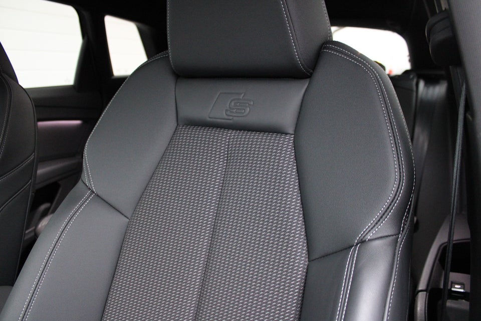 Audi Q4 e-tron 45 Advanced S-line 5d