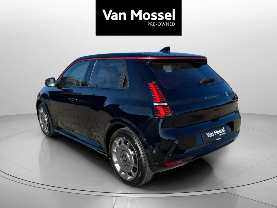 Renault 5 E-Tech 52 Iconic 5d