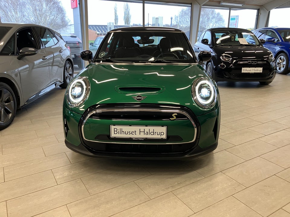 MINI Cooper SE Essential 3d